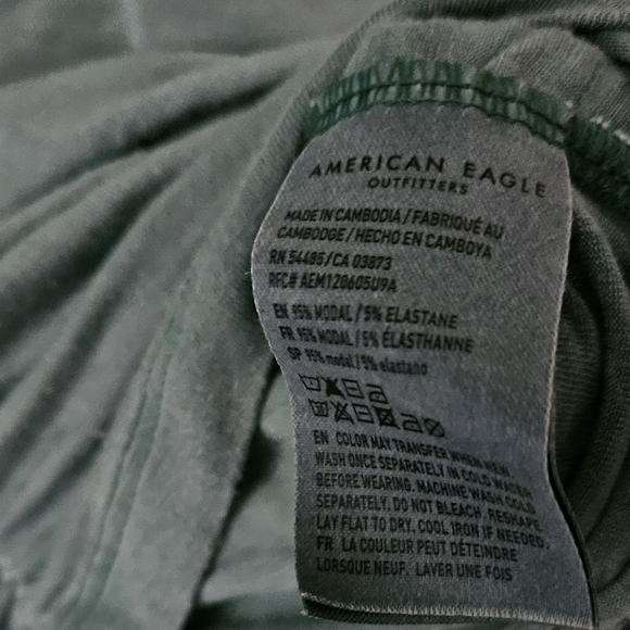 Women's Green V-Neck Top - Picture 3 of 4